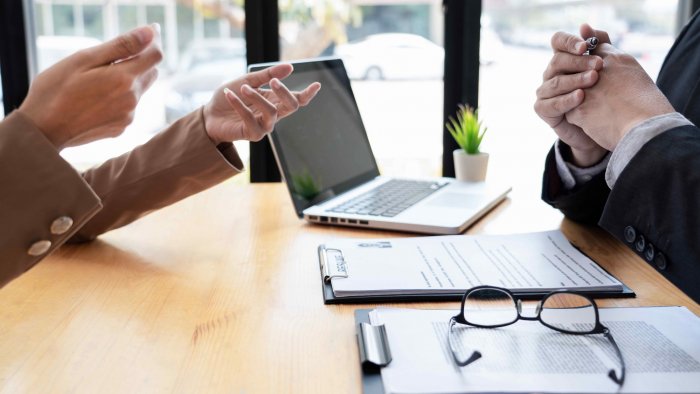 www.bewirbdich.ch - Wertvoller Blick von Aussen: Jobcoaching und Berufsberatung macht Sinn. 